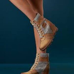NWT Sorel Joan Of Arctic Wedge Lexie Woman Boots Size 11